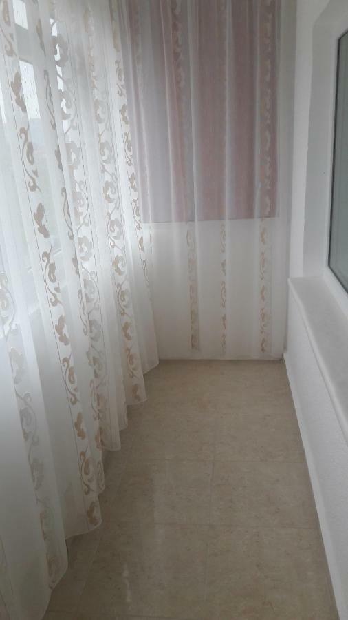 Garsoniera George Apartment ตือร์กูออกนา ภายนอก รูปภาพ